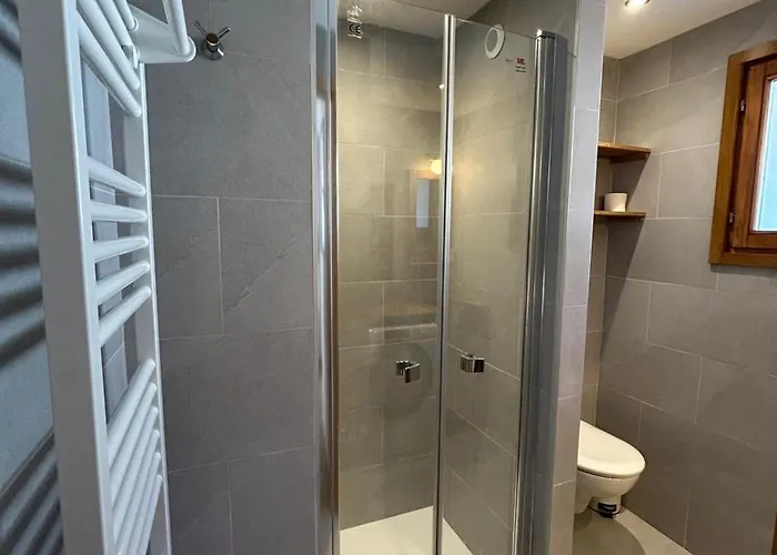 Violette De Cham - Jardin Prive - Vue Mont Blanc